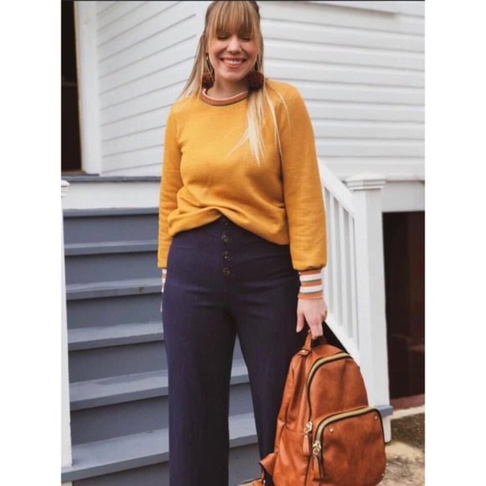 Agnes & Dora behind the seam sweatshirt (RUNS BIG)‎ size XS (0-2)